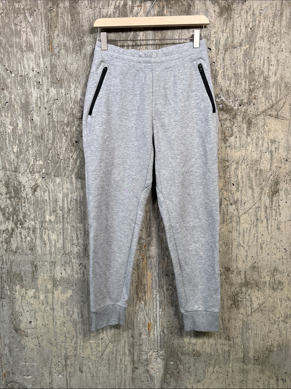 UNIQLO Men's Jogger Pants Size S in Gray